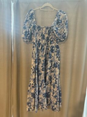 Abercrombie & Fitch Blue and White Floral Puff-Sleeve Midi Dress